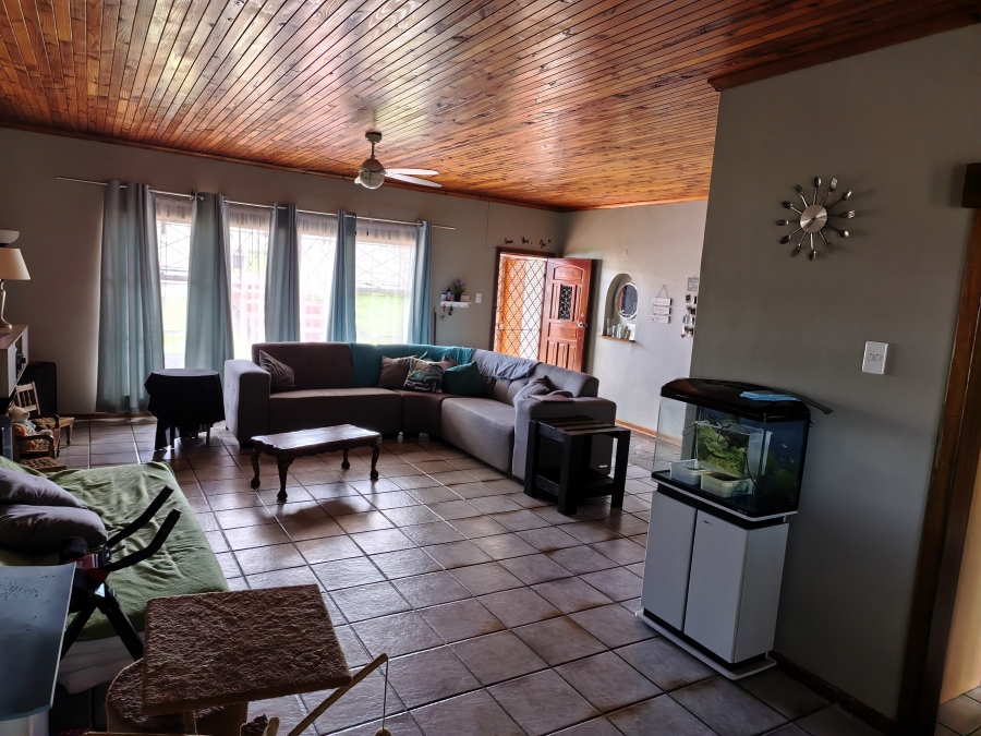 5 Bedroom Property for Sale in Van Riebeeck Hoogte Eastern Cape